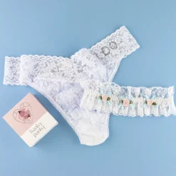 Hanky Panky "I DO" Lace Original Rise Thong & Garter Set