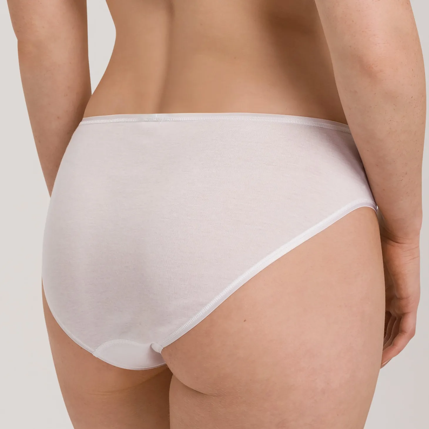 Hanro Cotton Seamless Midi Brief