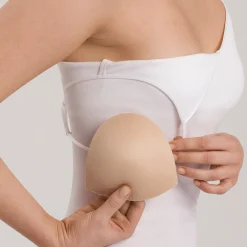 Hanro Cotton Seamless Shelf Bra Camisole