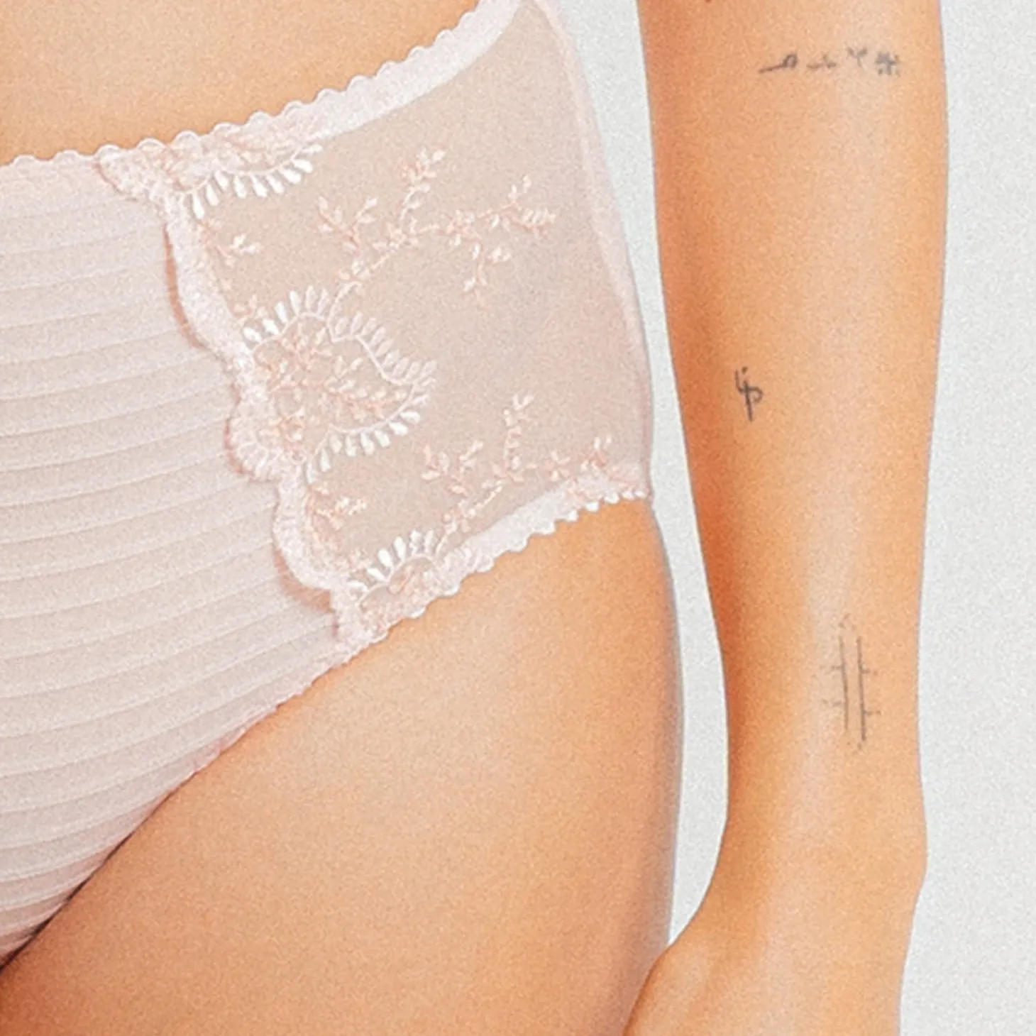 Louisa Bracq Elise Brief