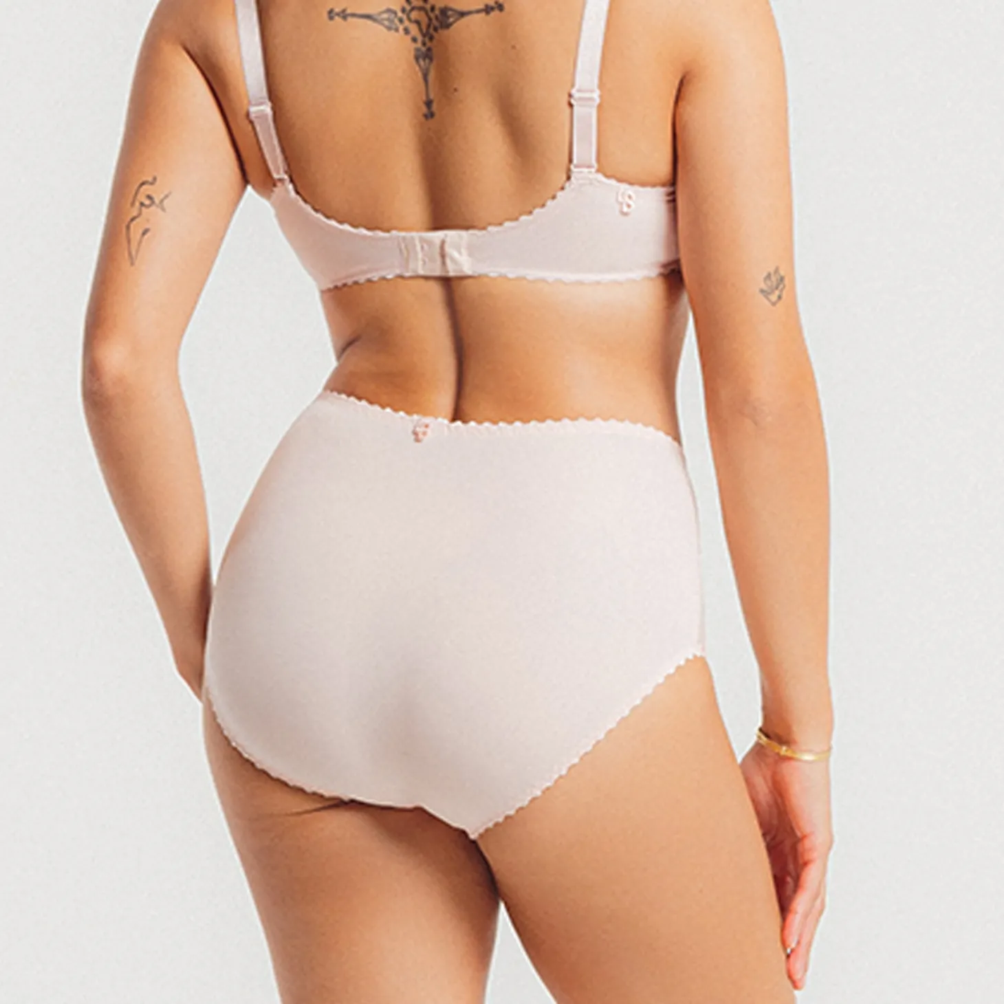 Louisa Bracq Elise Brief