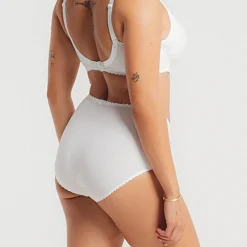 Louisa Bracq Elise Brief