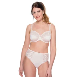 Louisa Bracq Waves Full Brief