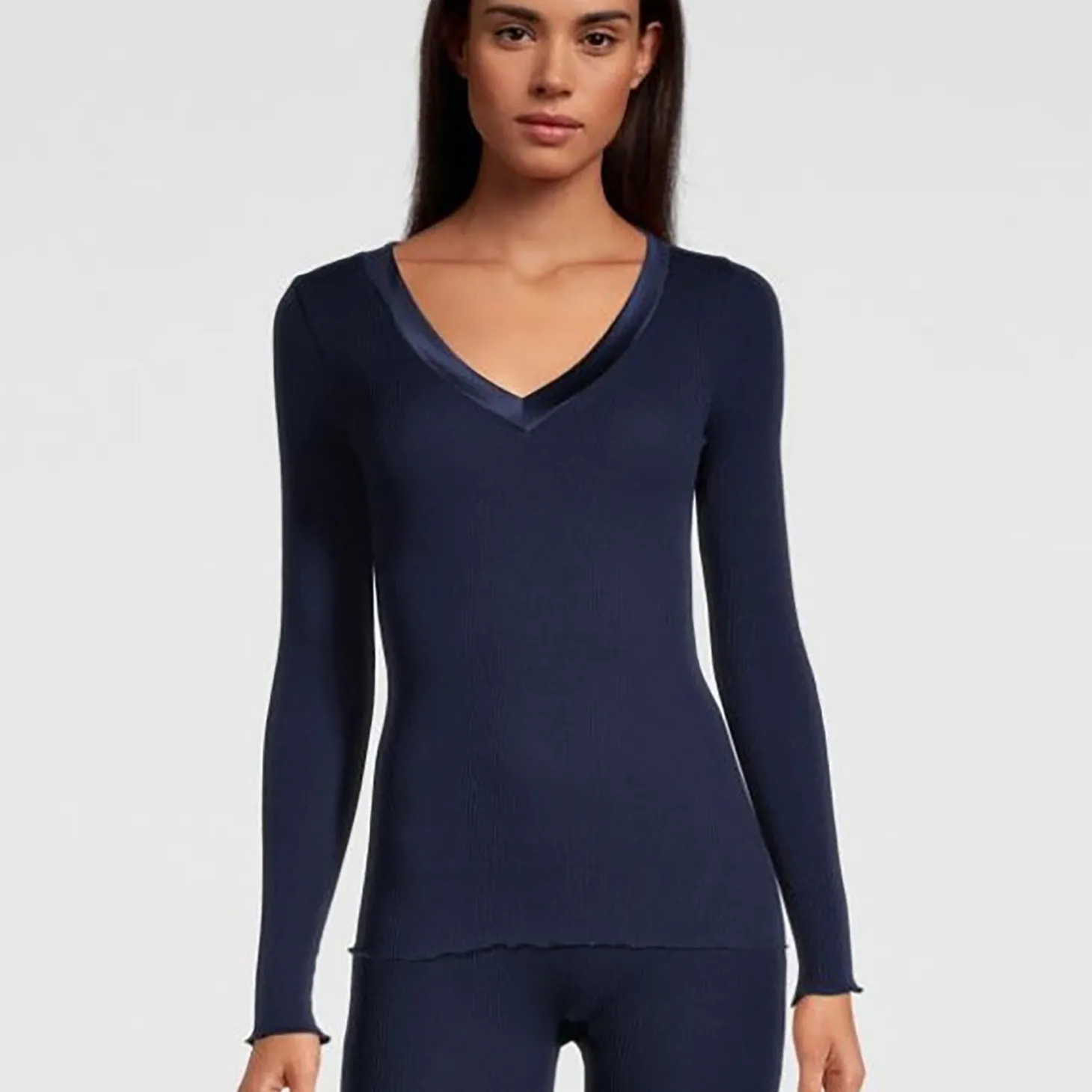 Oscalito Satin Trim V-Neck Ribbed Long Sleeve Top