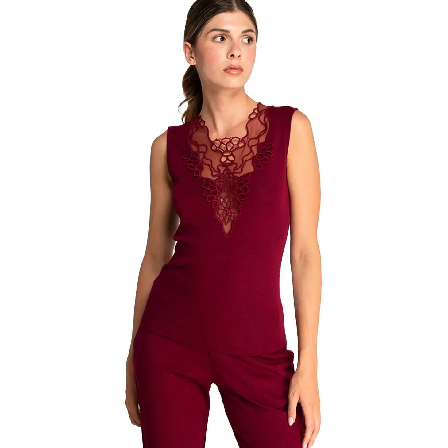 Oscalito Scollo Ricamo Embroidered Front Tank