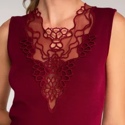 Oscalito Scollo Ricamo Embroidered Front Tank