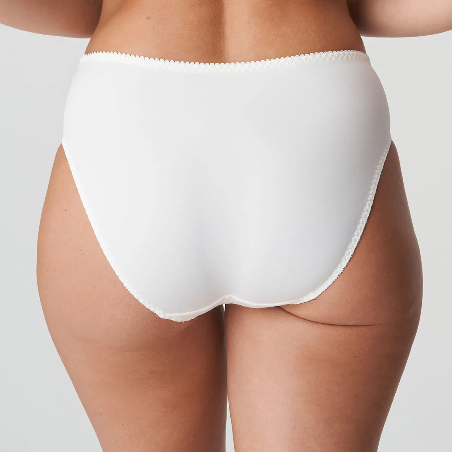 PrimaDonna Deauville Full Brief