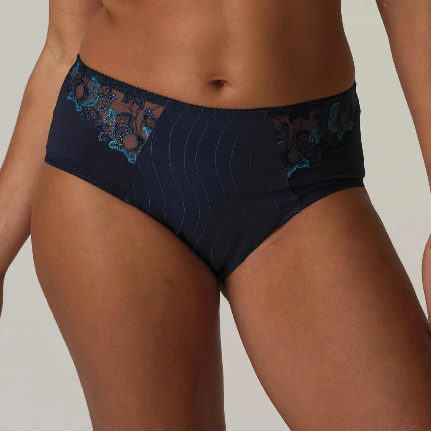 PrimaDonna Deauville Full Brief