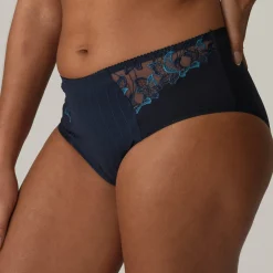 PrimaDonna Deauville Full Brief