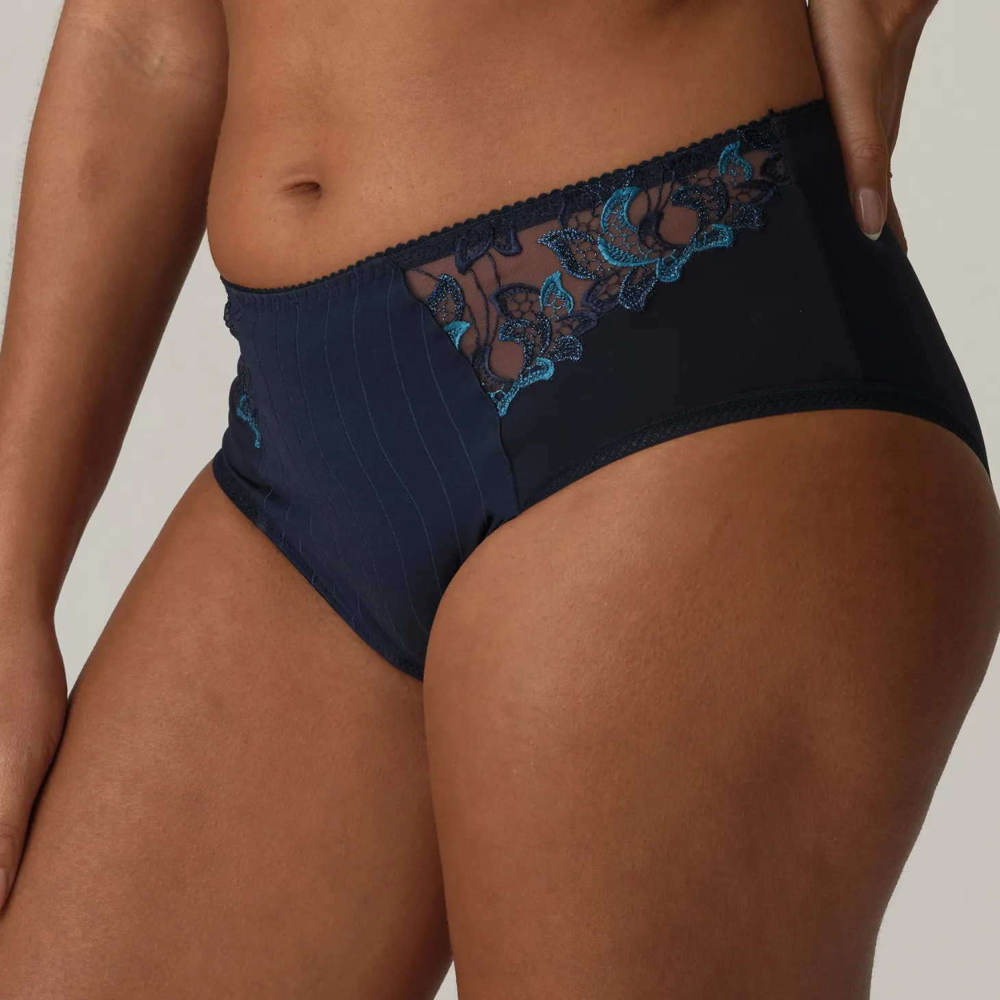 PrimaDonna Deauville Full Brief