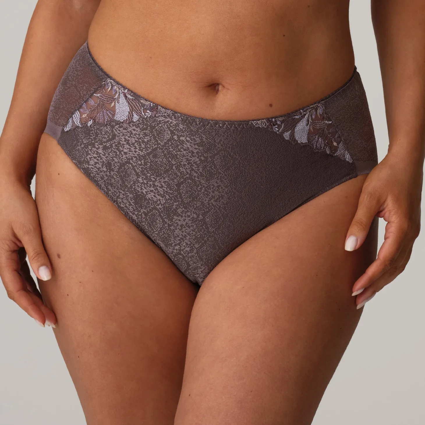 PrimaDonna Mohala Full Brief