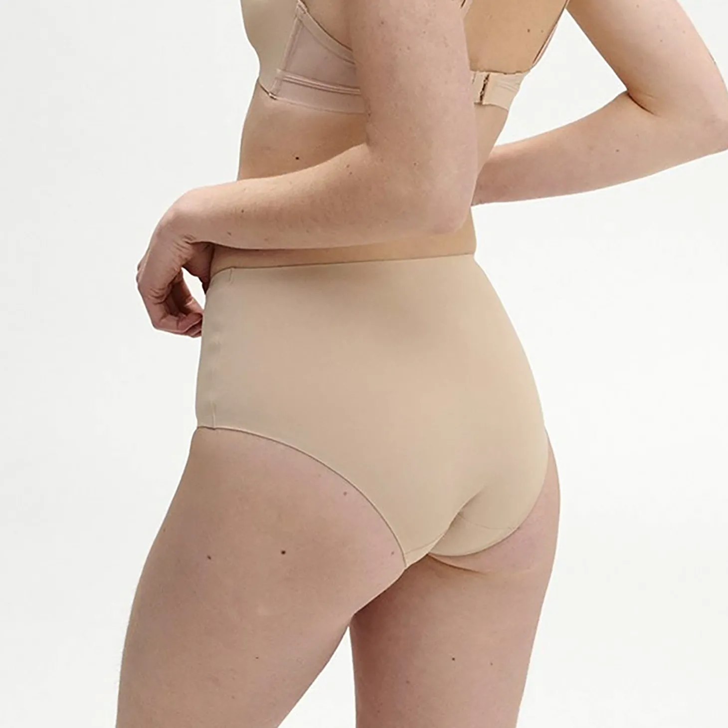 Simone Pérèle Essentiel Control Full Brief